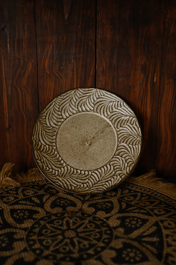 NANYI Gathered Drift Carved Rim Plate