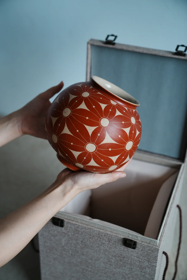 The beauty of objects, quietly awaiting time