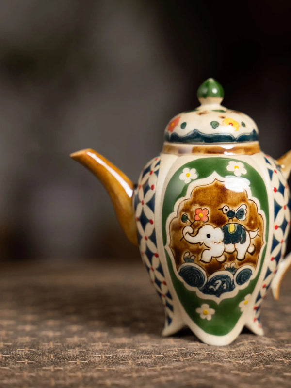 Elephant Motif Four-Leg Teapot with Coin Pattern