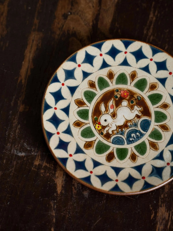 Rabbit Motif Small Plate with Floral Coin Pattern