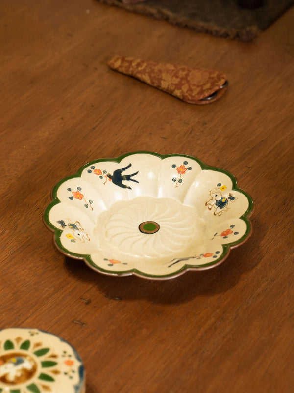 Elephant & Swallow Scalloped Plate
