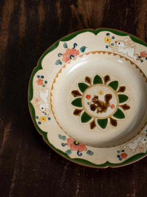 Rabbit & Squirrel Round Plate with Banana Leaf Pattern