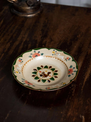 Rabbit & Squirrel Round Plate with Banana Leaf Pattern