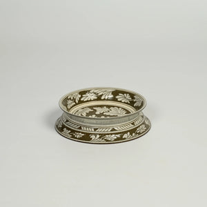 NANYI Sgraffito Bloom Floral Teapot Stand