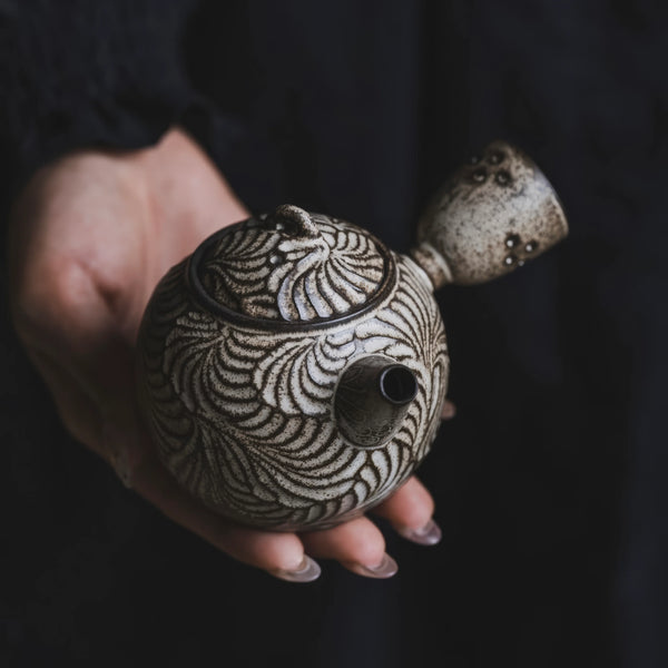 Nanyi Rustic Wave Ceramic Teapot